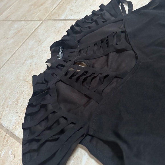 Women's caged yoke form fitting top - Picture 5 of 7